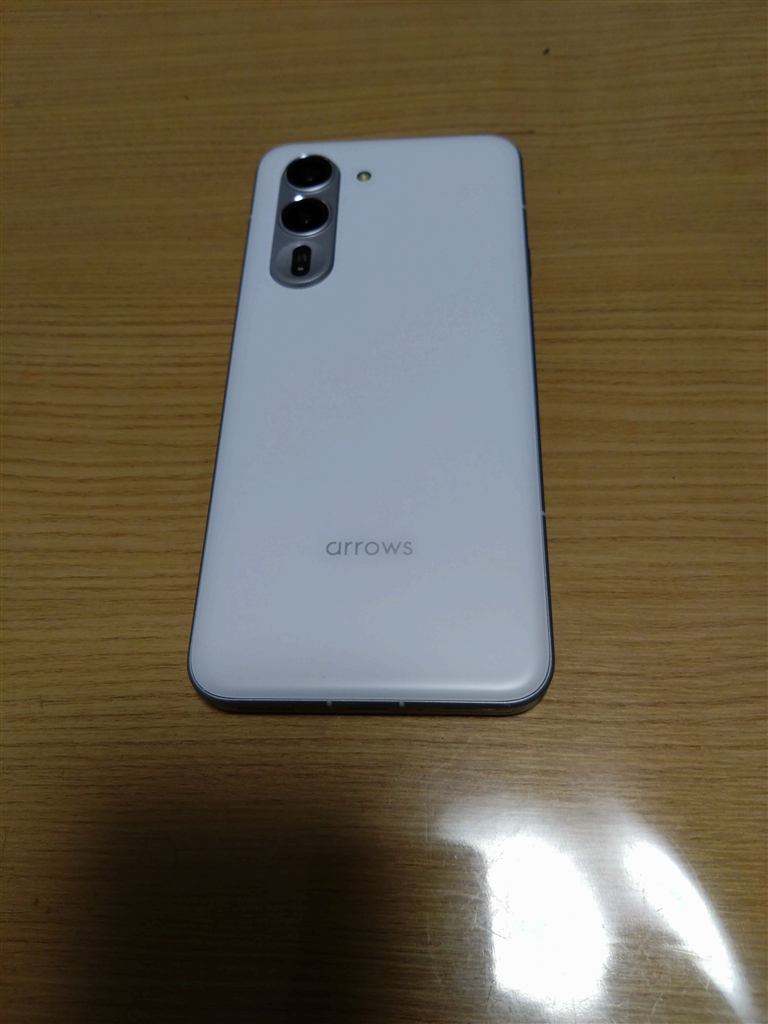 価格.com - FCNT arrows Alpha F-51F docomo [ホワイト] foxer_orca