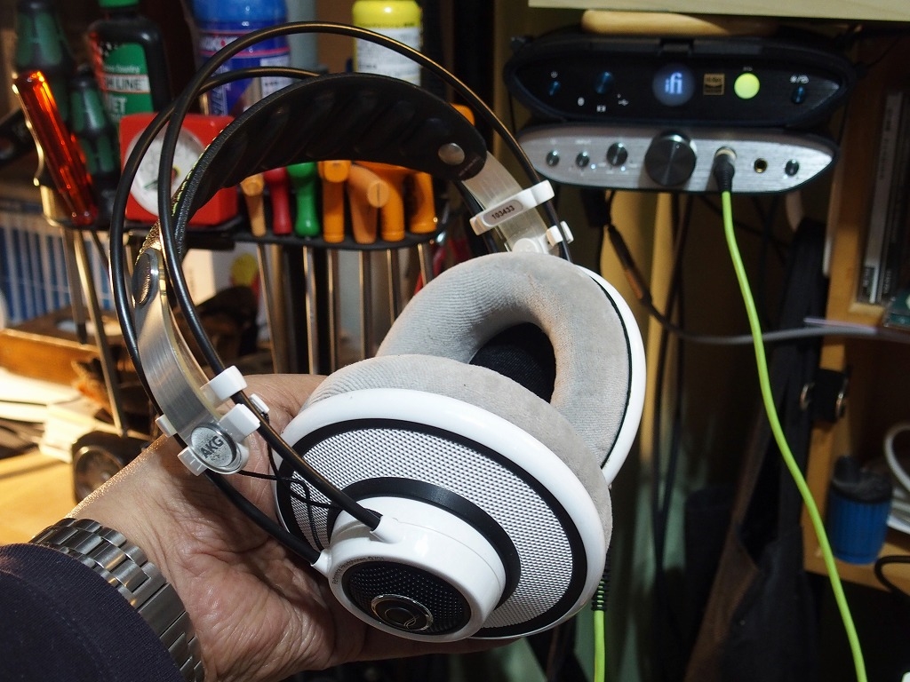 価格.com - 『本家「澪ホン」より少し派手ですかね。』AKG Q701WHT