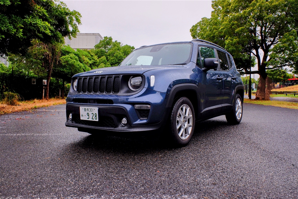 レネゲード 2015年モデル Altitude e-Hybrid