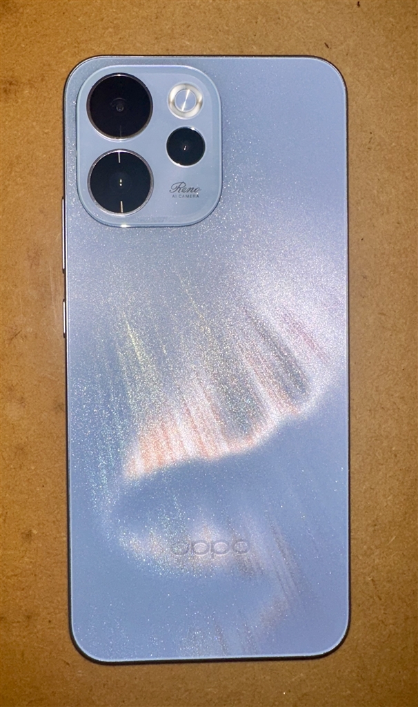 価格.com - 『製品成熟期に出てき易い、個性的なデザイン。』OPPO