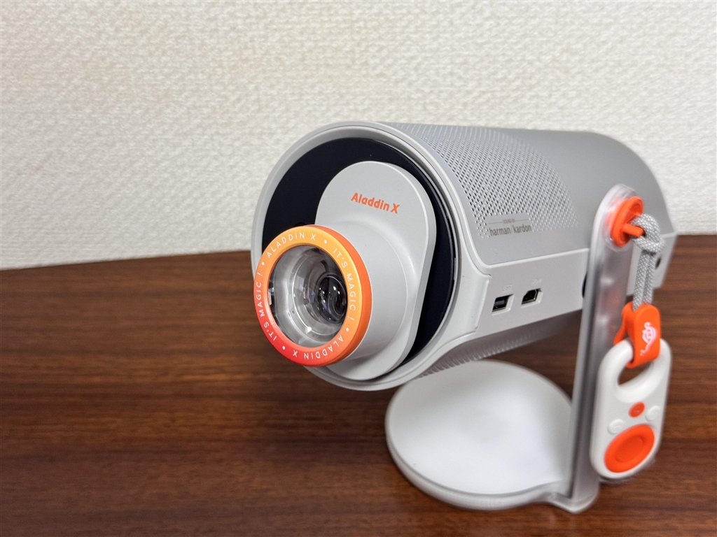 価格.com - 『Aladdin Lens Aを取り付けたところ。宇宙などが投影