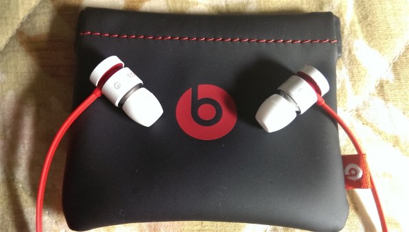 ビーツ・エレクトロニクス urbeats MK9Y2PA/B [シルバー]投稿画像