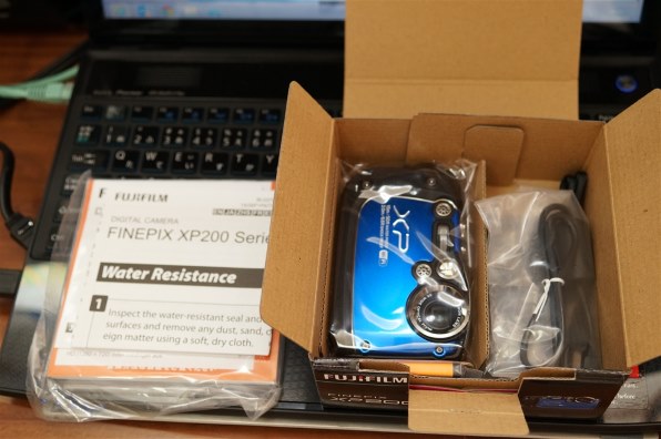 【動作良好】FUJIFILM FinePix XP200 ブルー Amazon.com : Fujifilm FinePix XP200 Blue 16MP Waterproof