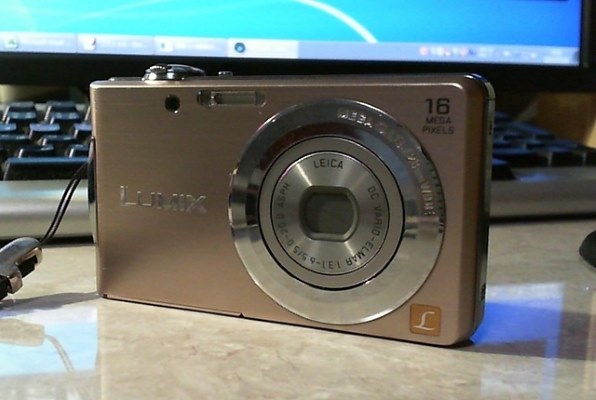 パナソニック LUMIX DMC-FH5-K [ブラック] 価格比較 - 価格.com