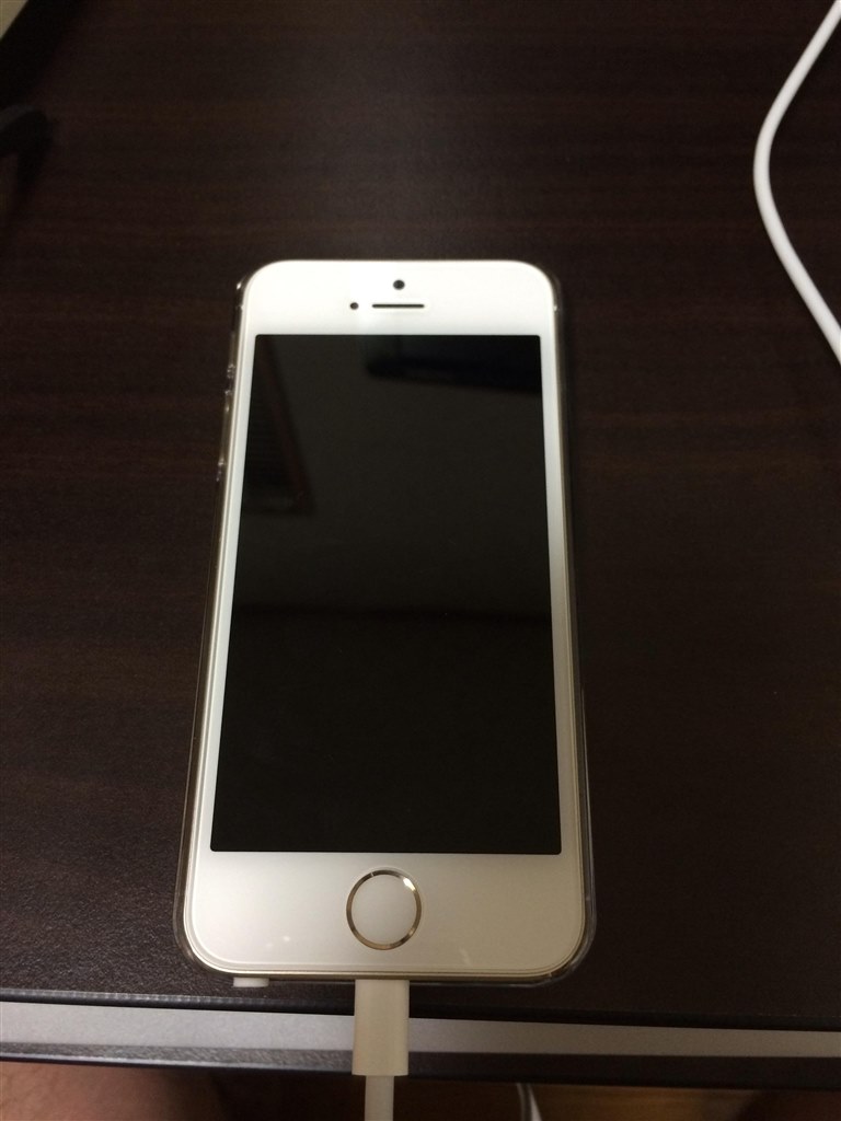 Softbankの4sよりmnp ゴールドとシルバー Apple Iphone 5s 32gb Au ゴールド クロマニアンさんのレビュー評価 評判 価格 Com