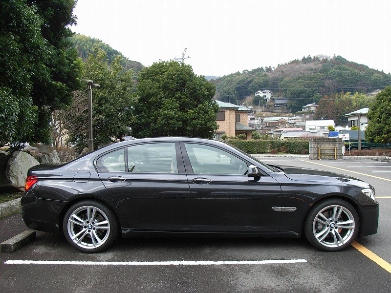 躍動的なプレミアムハイブリッドは走りも楽しい Bmw 7シリーズ セダン 09年モデル 外川 信太郎さんのレビュー評価 評判 価格 Com 躍動的なプレミアムハイブリッドは走りも楽しい Bmw 7シリーズ セダン 09年モデル 外川 信太郎さんのレビュー評価 評判 価格 Com