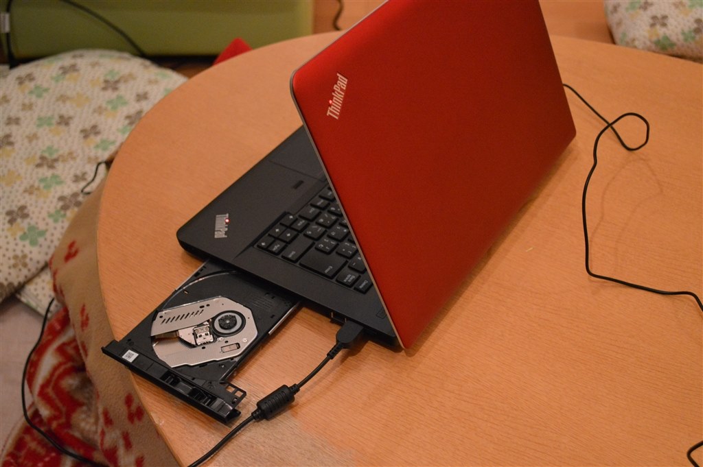 ノートパソコン lenovo E440 レッド ノートパソコン lenovo E440 レッド