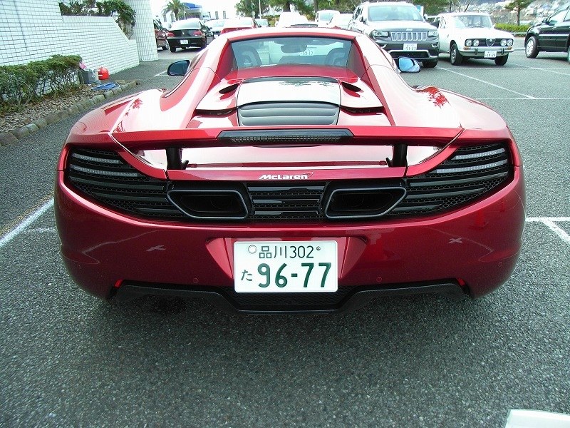 意外な程乗りやすいオープンスーパースポーツカー