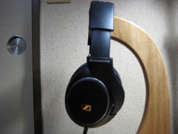 豪華で新しい HD558 美品 ゼンハイザー SENNHEISER 心地よい低音 