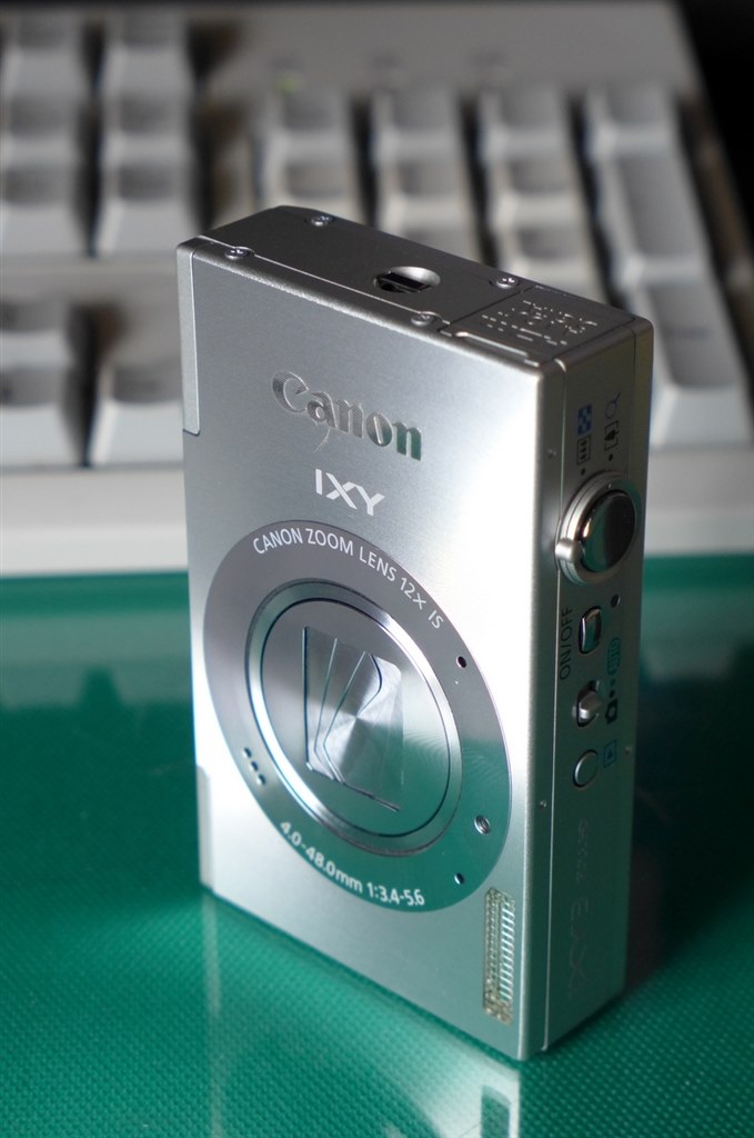 手の中で凝縮感を愛でるコンデジ』 CANON IXY 3 [シルバー] ムーミン