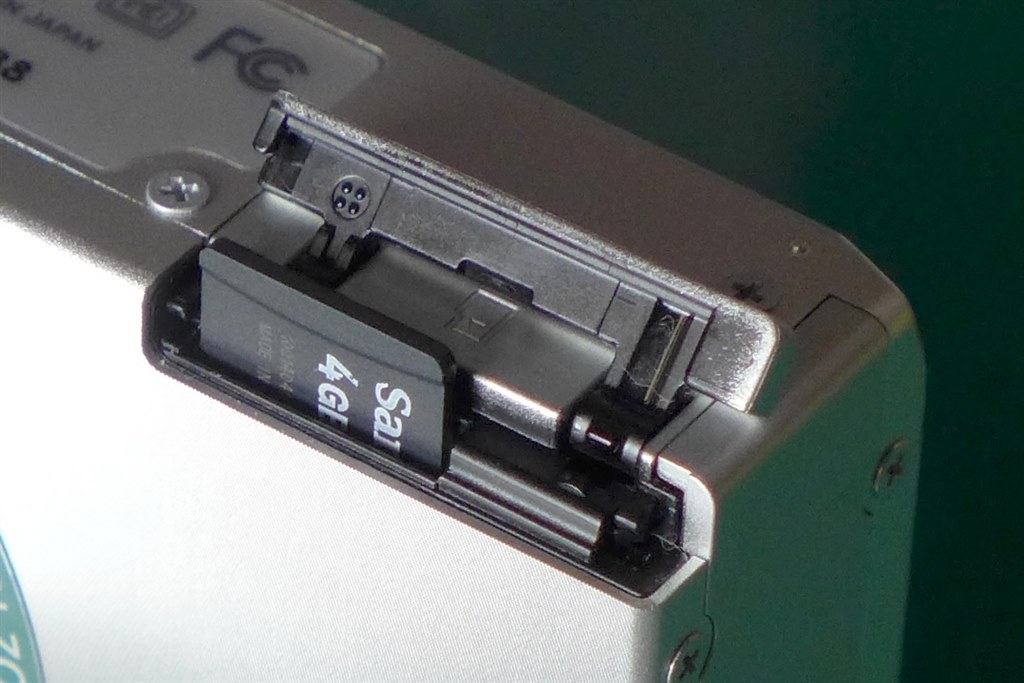 手の中で凝縮感を愛でるコンデジ』 CANON IXY 3 [シルバー] ムーミン