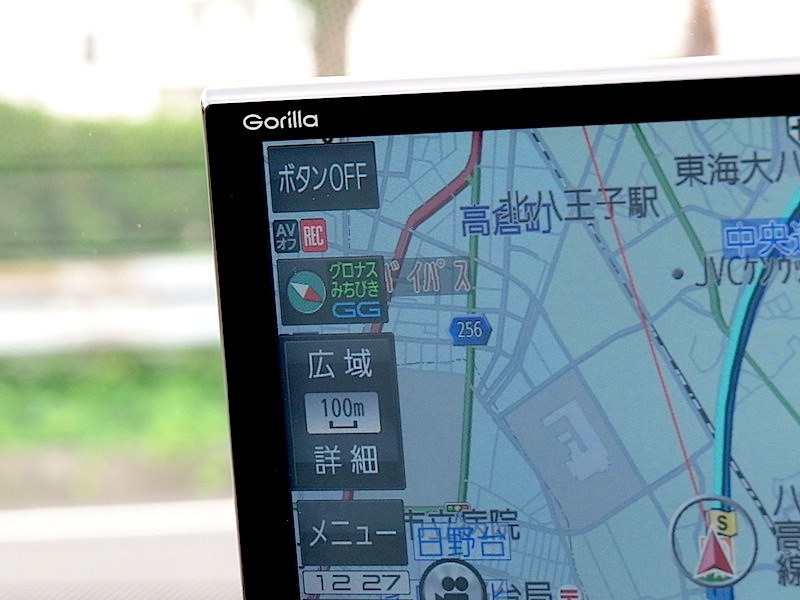3衛星対応で自車位置は正確。ドライブカメラで旅の記録も撮れる
