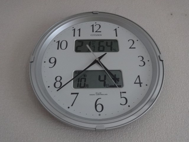 シチズン　ネムリーナカレンダーリブ　4AFYA05-003 白 ヨドバシ.com - リズム RHYTHM 電波掛時計 ネムリーナカレンダーリブ
