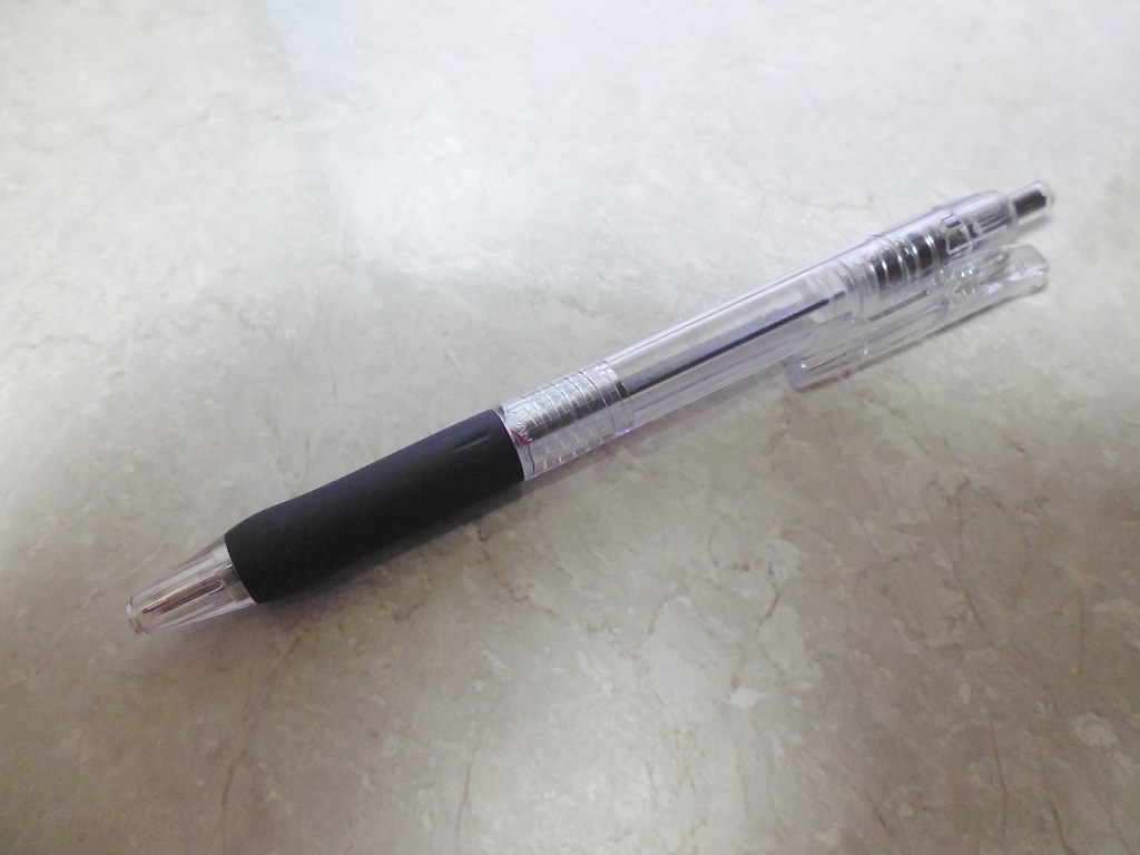 ごくごく普通のボールペンですが書きやすいです。』 ゼブラ 油性ボールペン タプリクリップ0.5 [黒] 0.5mm BNS5-BK  kokonoe_hさんのレビュー評価・評判 - 価格.com