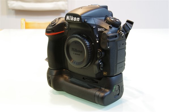 ニコン MB-D12スマホ/家電/カメラ