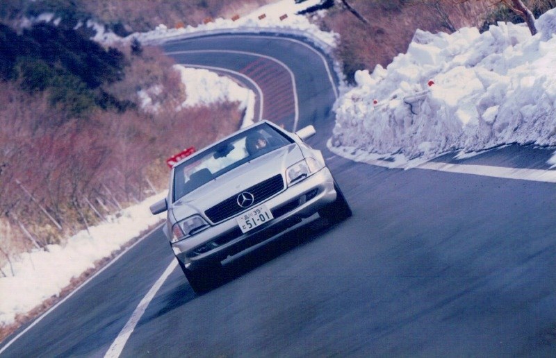 バブル景気を飾ったR129「SL」』 メルセデス・ベンツ SLクラス 2001年 