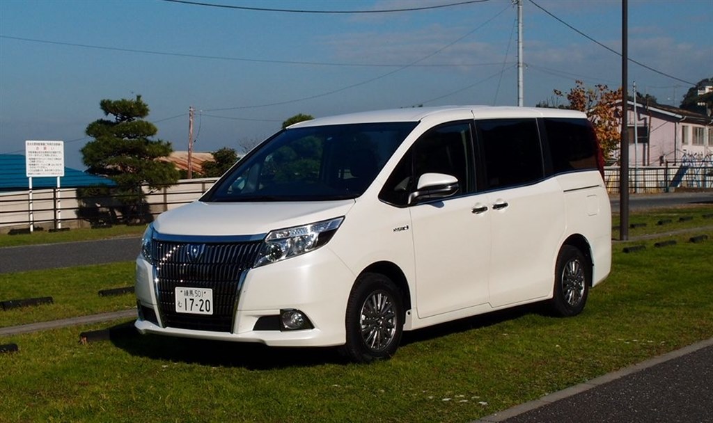 新登場した5ナンバーサイズの高級ミニバン トヨタ エスクァイア ハイブリッド 14年モデル 松下宏さんのレビュー評価 評判 価格 Com 新登場した5ナンバーサイズの高級ミニバン トヨタ エスクァイア ハイブリッド 14年モデル 松下宏さんのレビュー評価 評判 価格 Com