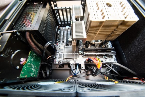 SILVERSTONE　SST-FT05S　シルバー　新品未開封品です SilverStone Fortress Silver Fortress SST-FT05S ATX - 製品