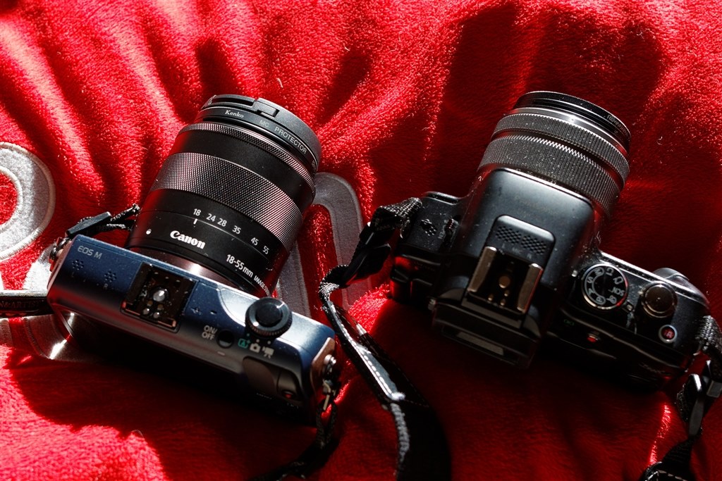 ベイブルーの質感とデザインが好み』 CANON EOS M ダブルレンズ