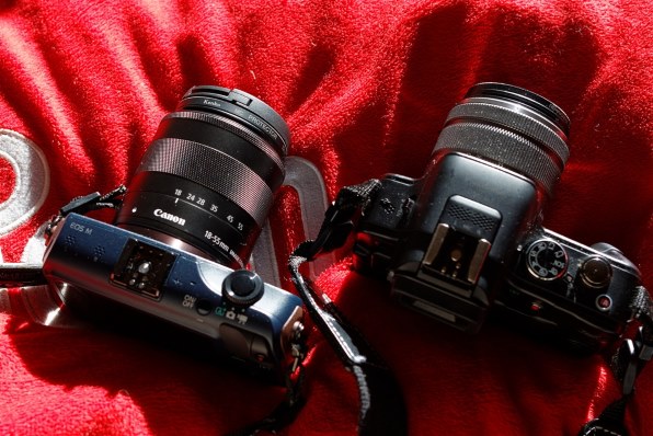 ベイブルーの質感とデザインが好み』 CANON EOS M ダブルレンズキット