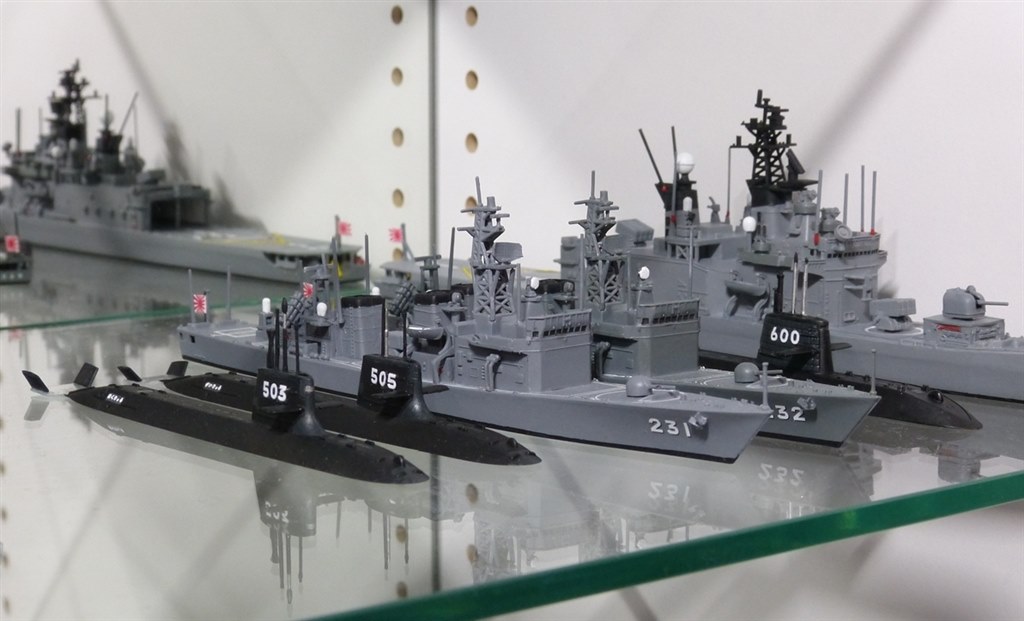 完成品 1/700 護衛艦みらい、 護衛艦もがみ 潜水艦 そうりゅう