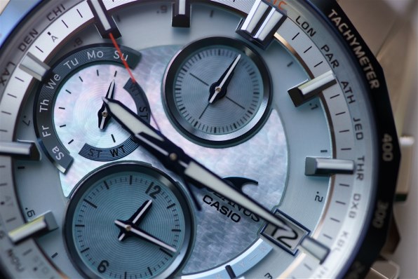 【箱・保証書あり】 CASIO
オシアナス　マンタ 　OCW-S3000P-2AJF　チタン 　電波ソーラー 　腕時計　2015年購入　メンズ松山久万ノ台店