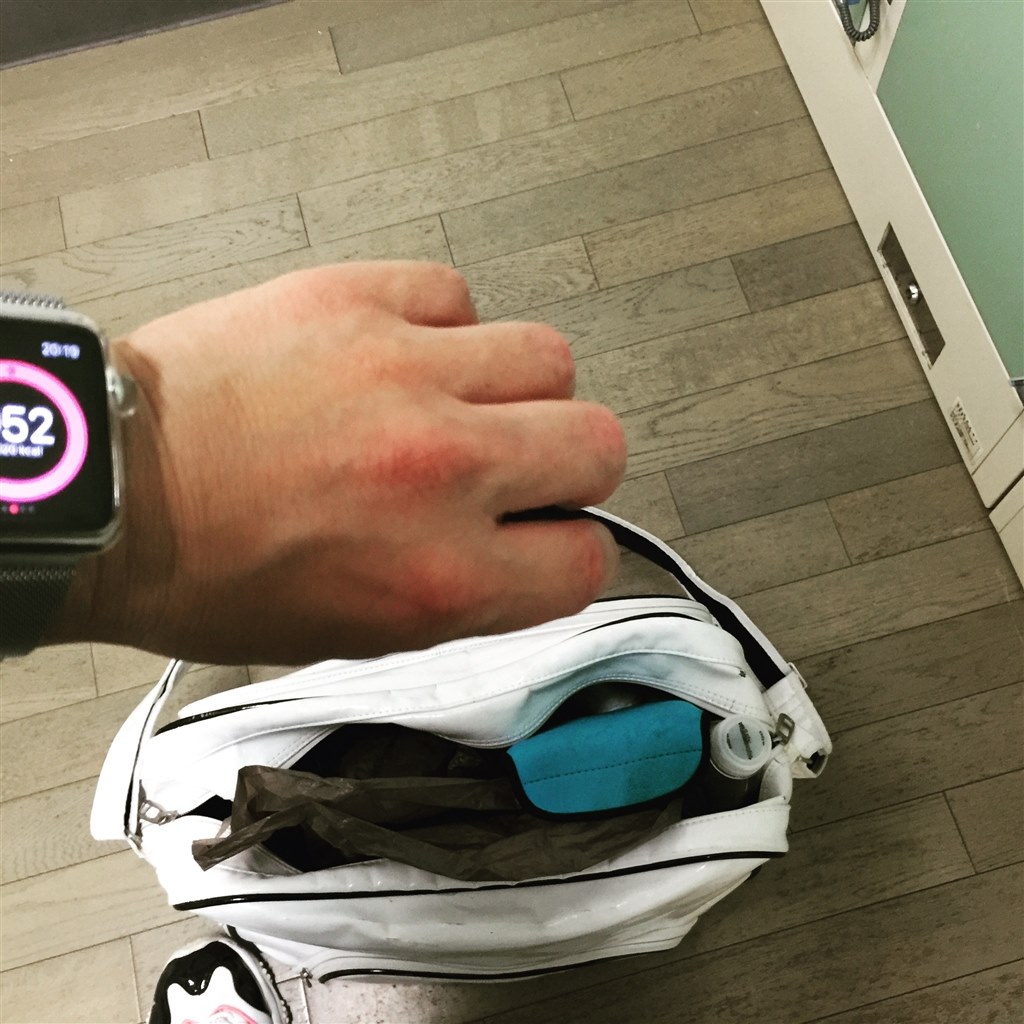 前評判はあてにならない。』 Apple Apple Watch 42mm MJ3Y2J/A 