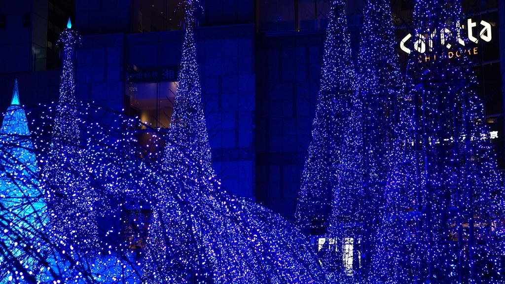 F1.8の高コントラストと適度なボケ・夜景も綺麗』 SONY Sonnar T* FE