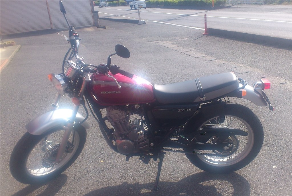 普遍のスタイル CBの名をカタログ上では冠しているが』 ホンダ CB223S