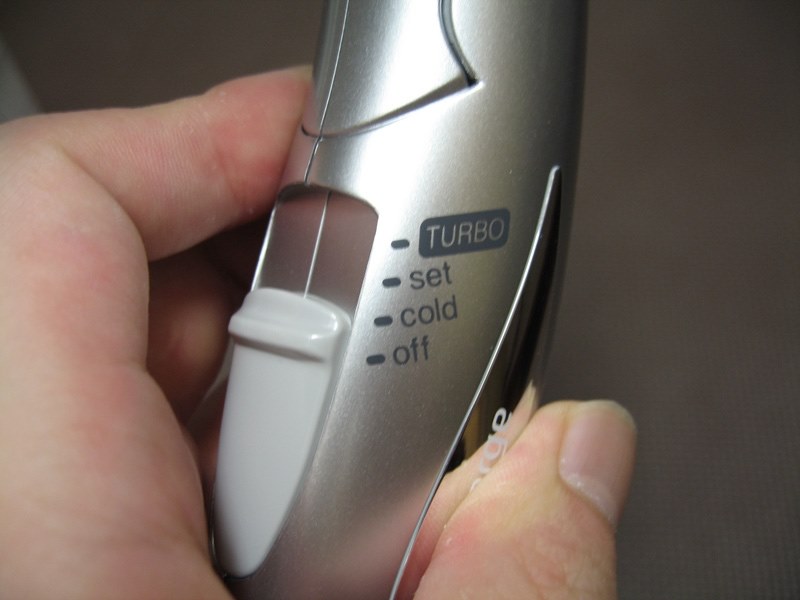 軽くてちょうどいい風量。しかも、静音性抜群』 パナソニック マイナス