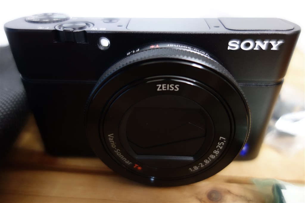 無印からの買い増し Sony サイバーショット Dsc Rx100m4 ベア グリルスさんのレビュー評価 評判 価格 Com