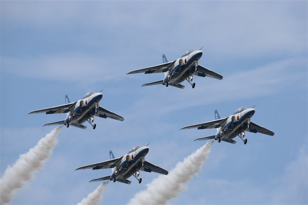 飛行機撮り最適解レンズ』 CANON EF200-400mm F4L IS USM 飛行機撮り最適解レンズ』 CANON EF200-400mm F4L IS USM