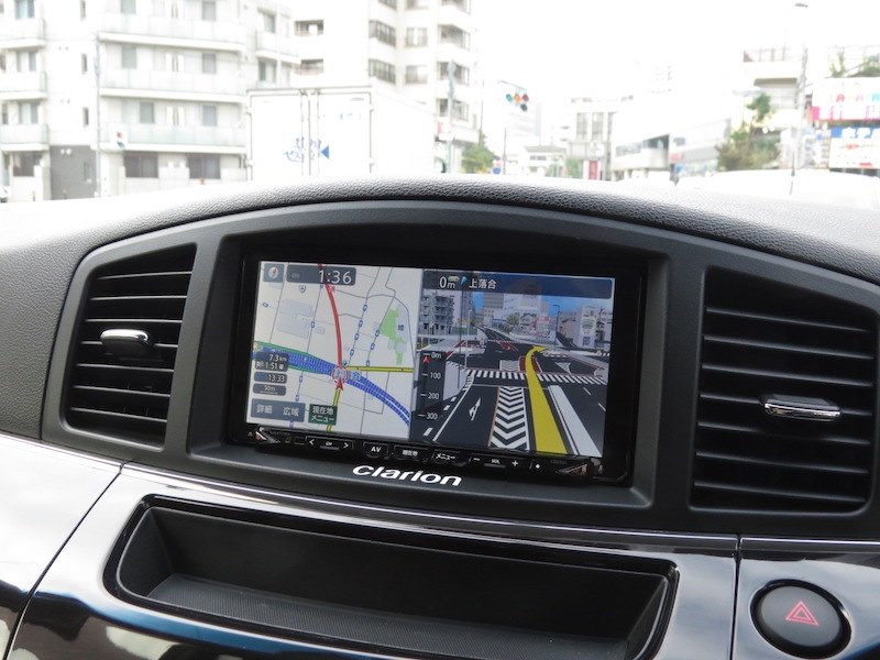 7.7型スーパーワイドモニターはワイドコンソール車にぴったり