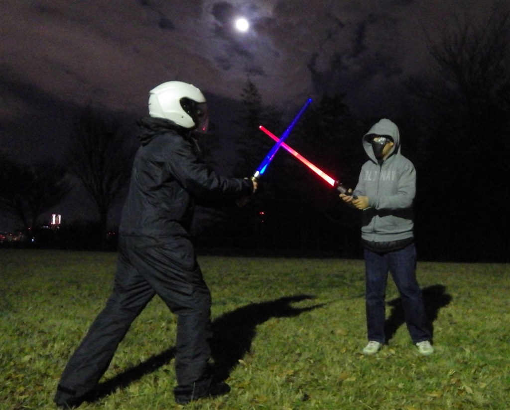 子供とスターウォーズごっこをする為 購入 タカラトミー スター ウォーズ エレクトロニックライトセーバー ダース ベイダー Walletさんのレビュー評価 評判 価格 Com