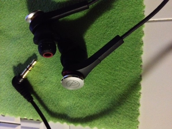 オーディオテクニカ SOLID BASS ATH-WS770 Amazon.co.jp: オーディオテクニカ SOLID BASS ポータブル