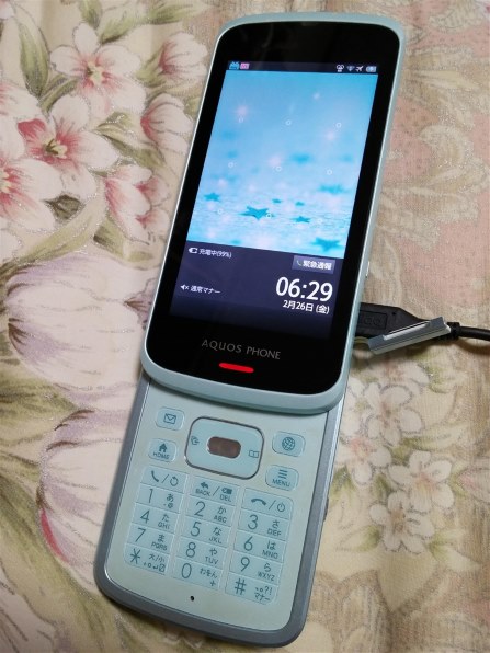 シャープ AQUOS PHONE SL IS15SH au 価格比較 - 価格.com