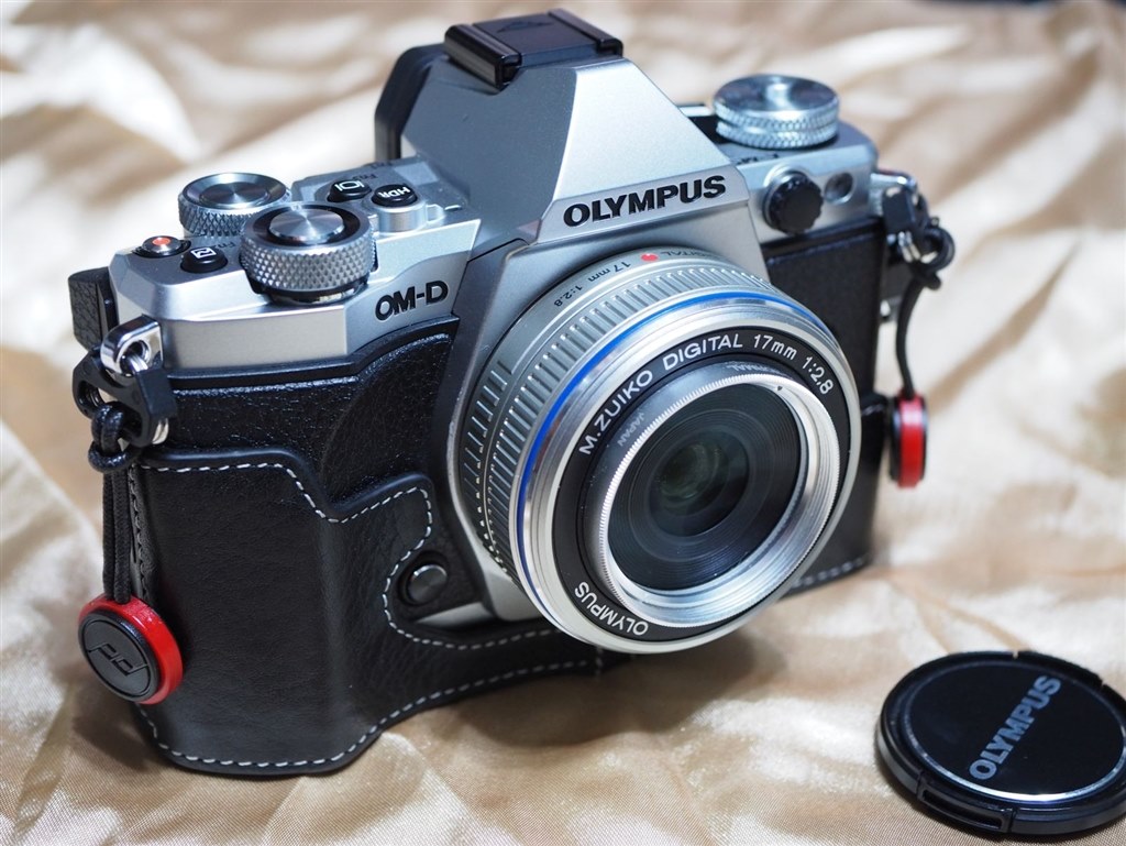 OLYMPUS OM−D E−M5 MarkⅡ SILVER Body