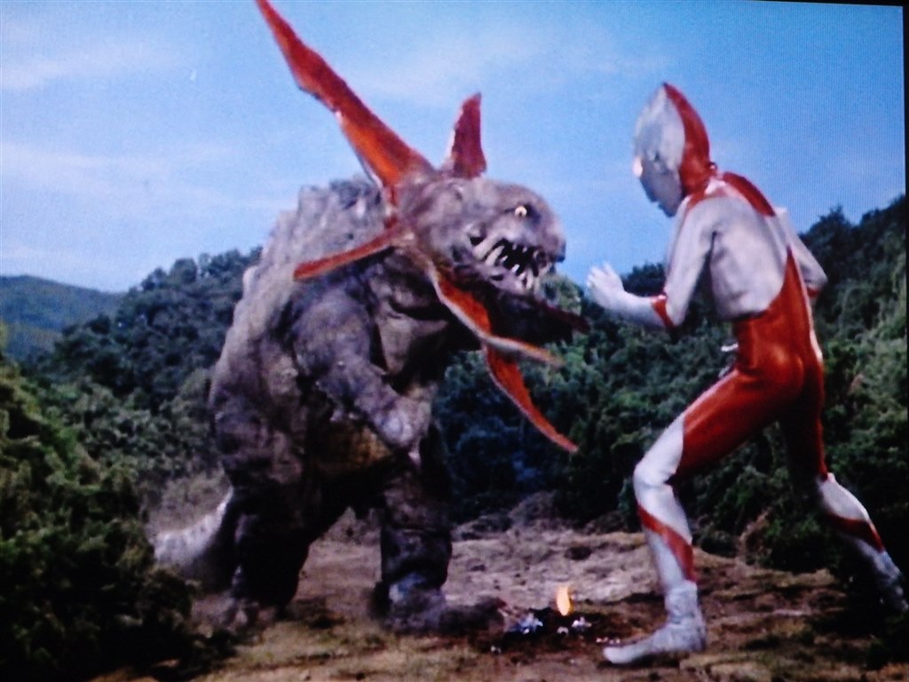 ジラース戦は笑える 特撮 Dvdウルトラマン Vol 3 bs 1084 Dvd 猫の名前はシロちゃんさんのレビュー評価 評判 価格 Com