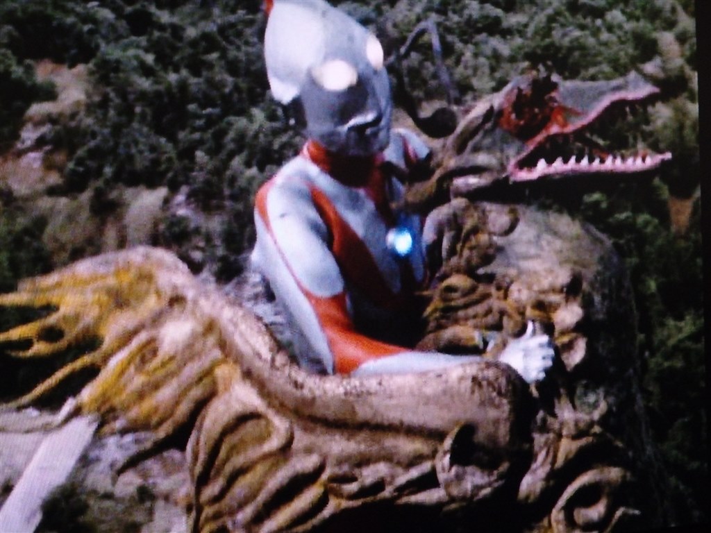 ジラース戦は笑える 特撮 Dvdウルトラマン Vol 3 bs 1084 Dvd 猫の名前はシロちゃんさんのレビュー評価 評判 価格 Com