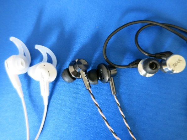 Bose SoundTrue インイヤーヘッドフォン ホワイト Amazon.com: Bose SoundTrue in-Ear Headphones, White : Electronics