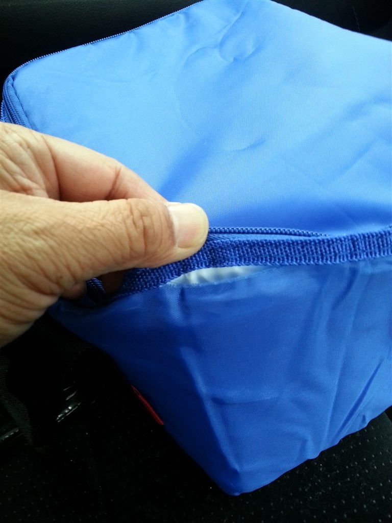 粗悪品 写真つけました キャプテンスタッグ ラフィネ ソフトクーラーバッグ 6l M 13 ブルー 購入君さんのレビュー評価 評判 価格 Com