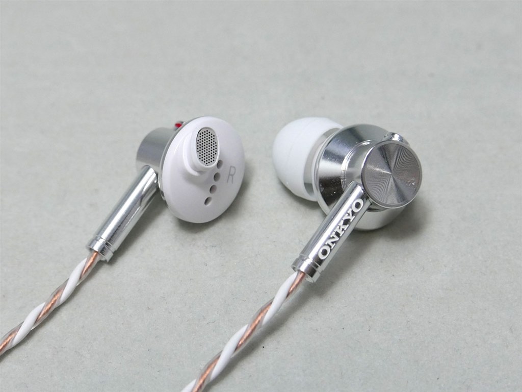 所有する悦びも味わえる高品位＆ハイCPモデル！』 ONKYO E700M(W