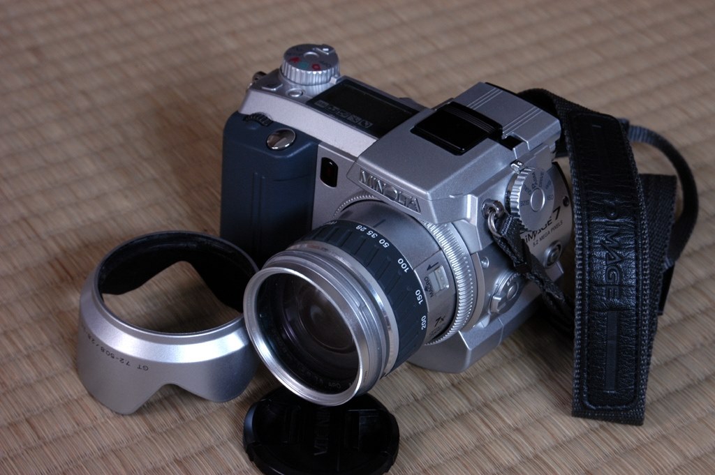 さすがに古いが、立派』 コニカ ミノルタ DiMAGE 7 うさらネットさんの