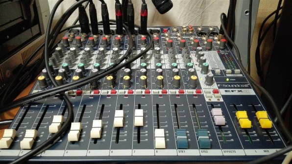 Soundcraft EFX8 アナログミキサー 土臭く 12ch ケース付美品