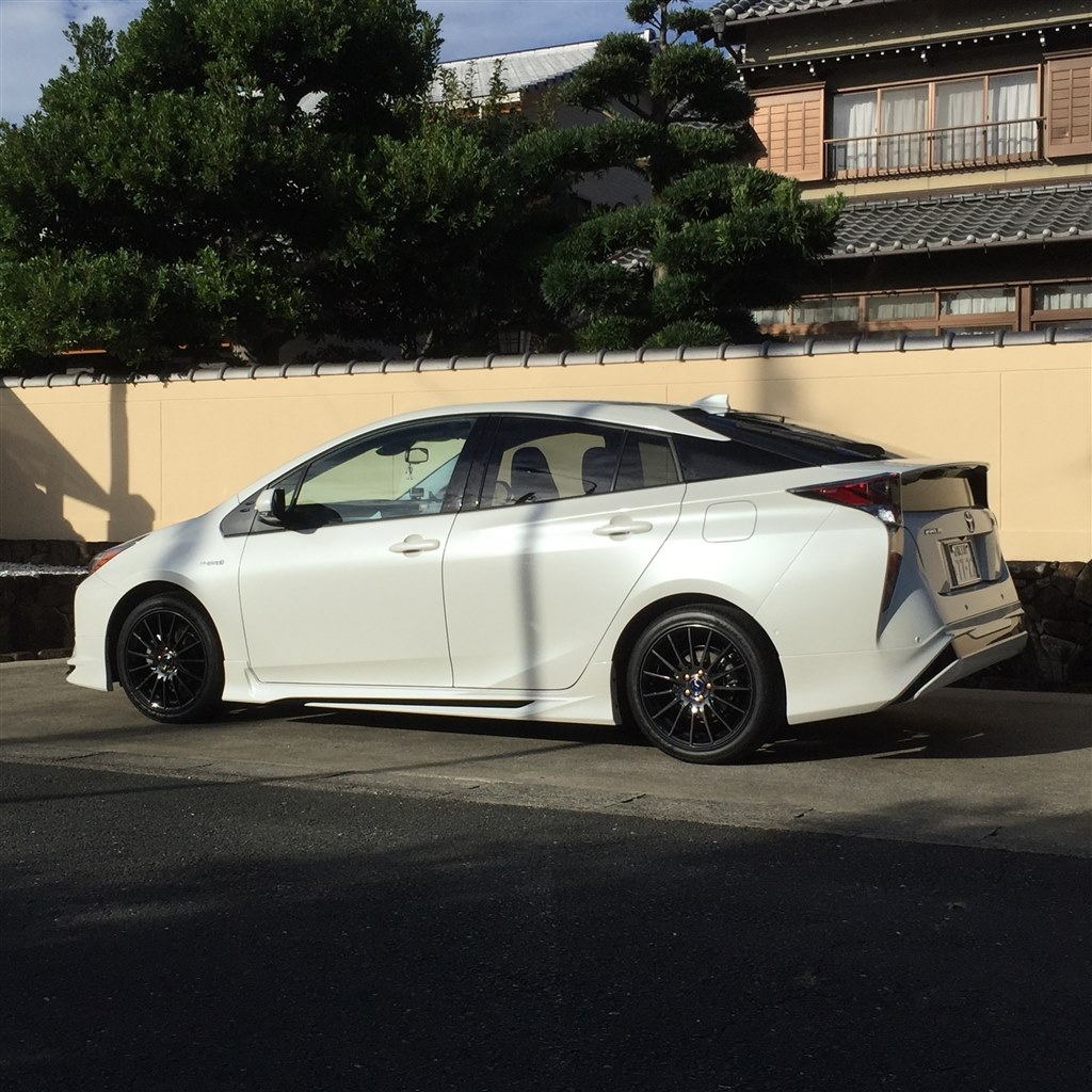 納車されました。これから買う人の参考になれば。』 トヨタ プリウス 