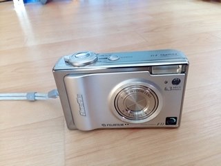 Fujifilm FinePix f11 デジタルカメラ シルバー FUJIFILM | 企業情報