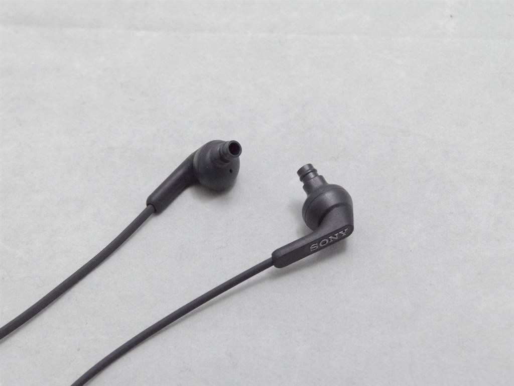 しなやかなネックバンドで快適な装着感！』 SONY MDR-XB70BT (B