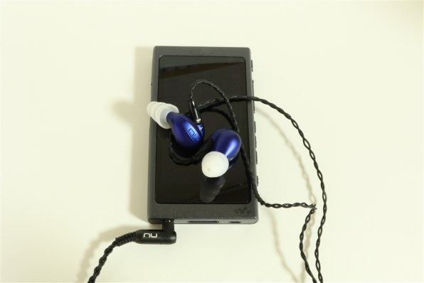 Optoma NuForce HEM4 Reference イヤホン　ブルー Sandal Audio: Optoma NuForce HEM マルチBA型イヤホンの試聴