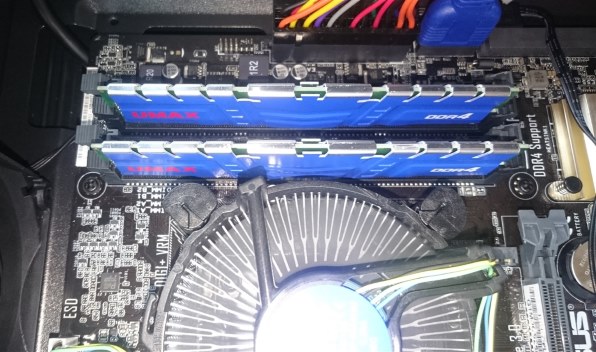 メモリ UMAX DDR4 2133 8GB×2枚組 UMAX DCDDR4-2133-8GB HS [DDR4 PC4-17000 4GB 2枚組] 価格比較 - 価格.com