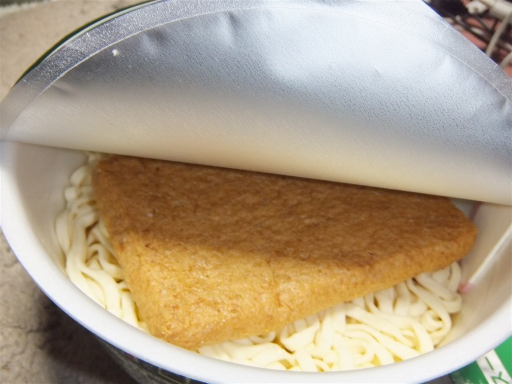 ただ大きいだけじゃない気がします 日清食品 どん兵衛 特盛きつねうどん 131g 12食 江戸っ子修史さんのレビュー評価 評判 価格 Com